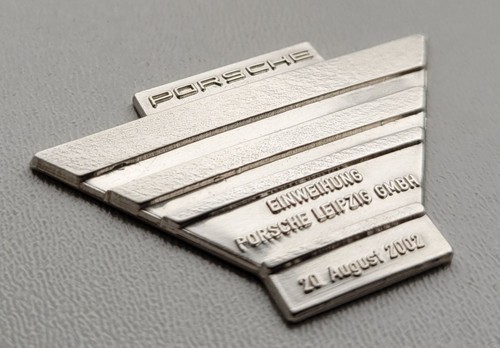 Porsche plakette einweihung - plakette,